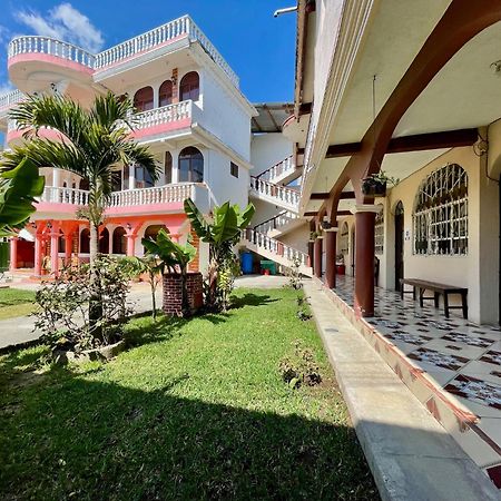 Hotel Posada Gutierrez Panajachel Εξωτερικό φωτογραφία